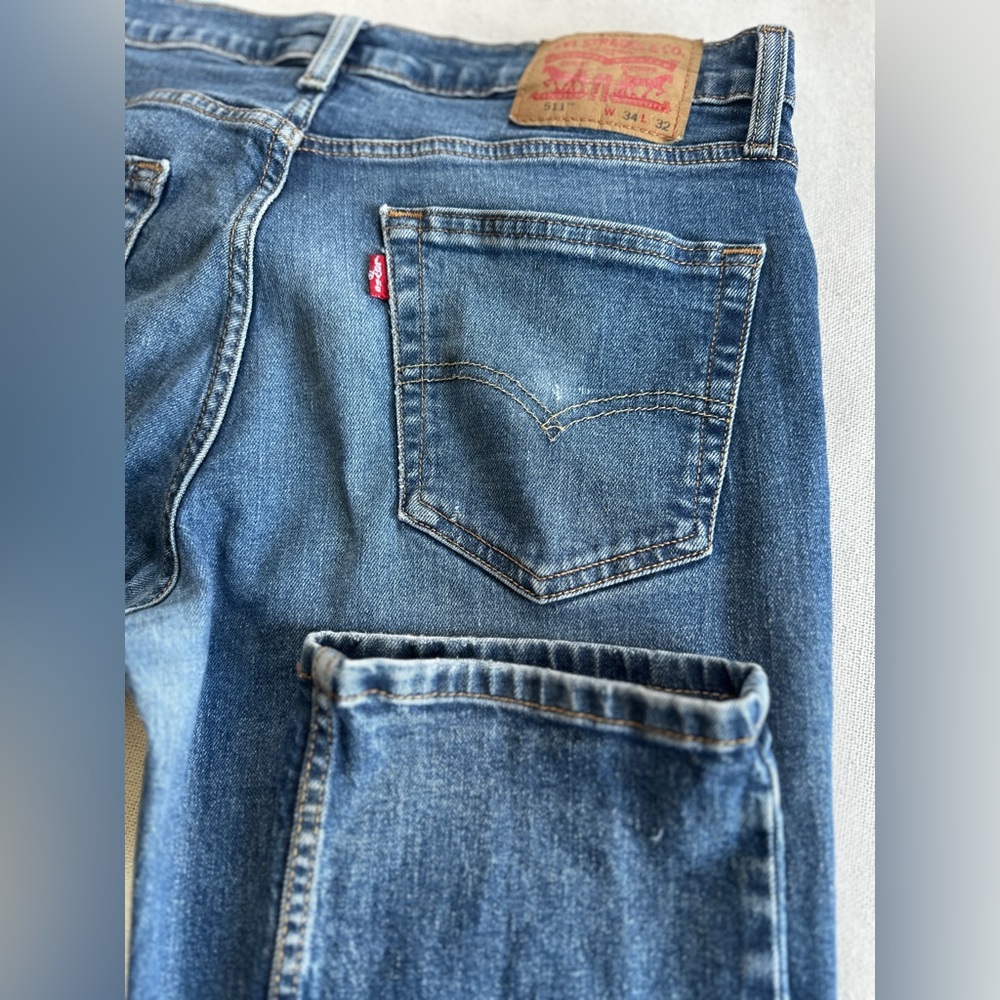 Vintage Y2K Levi’s 511 Slim Fit Jeans Medium Wash 34x32